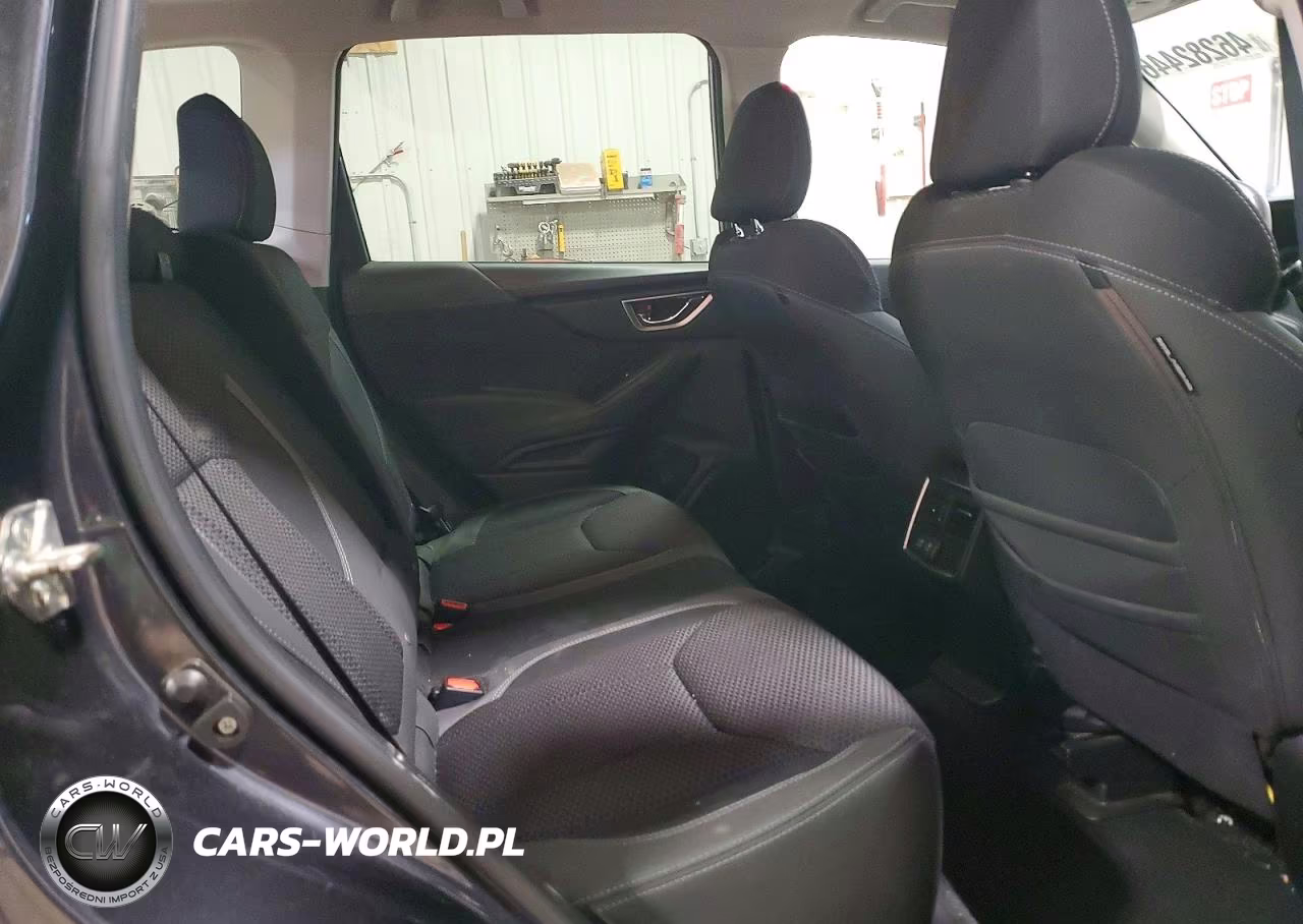 2019 Subaru Forester Premium VIN:JF2SKAGC2KH450117 - 11