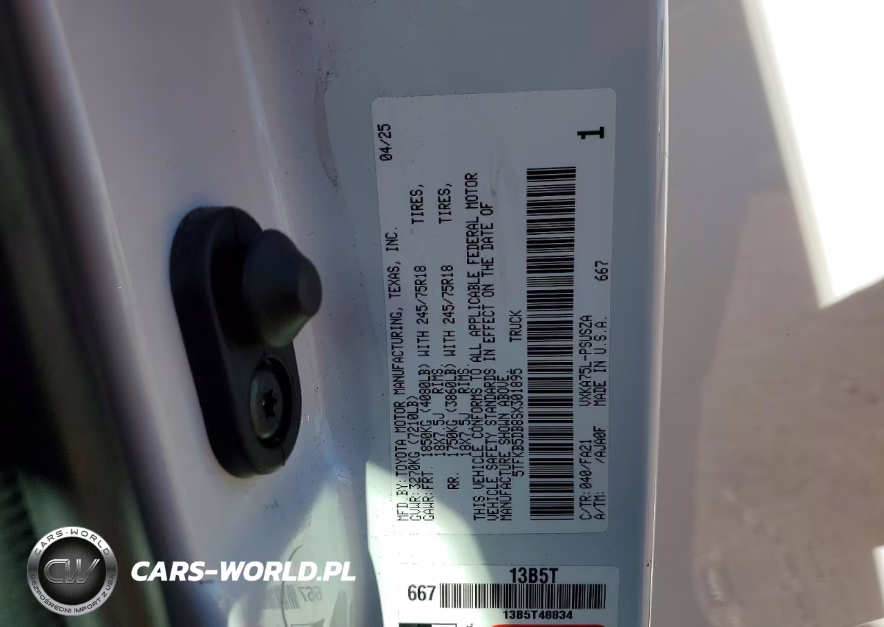 2025 Toyota Tundra Sr VIN:5TFKB5DB8SX301895 - 12