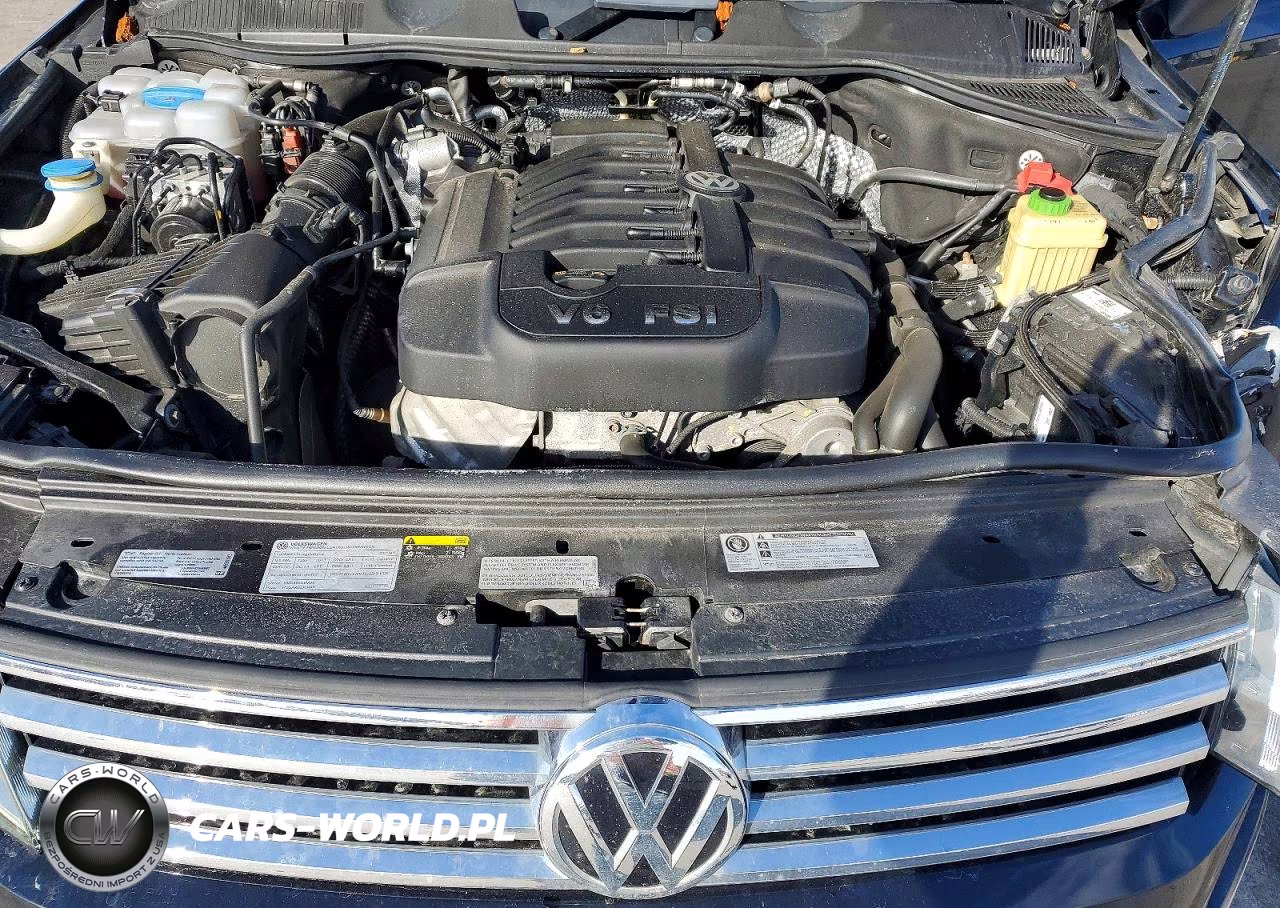 2017 Volkswagen Touareg VIN:WVGRF7BP9HD003651 - 11