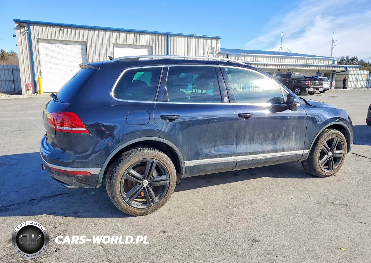 2017 Volkswagen Touareg VIN:WVGRF7BP9HD003651 - 3