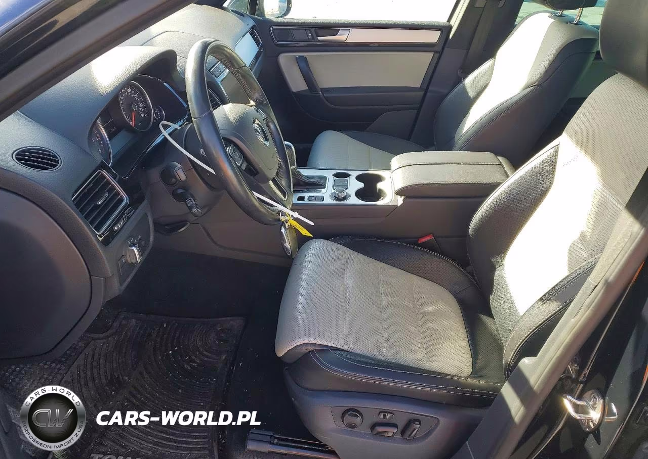 2017 Volkswagen Touareg VIN:WVGRF7BP9HD003651 - 7