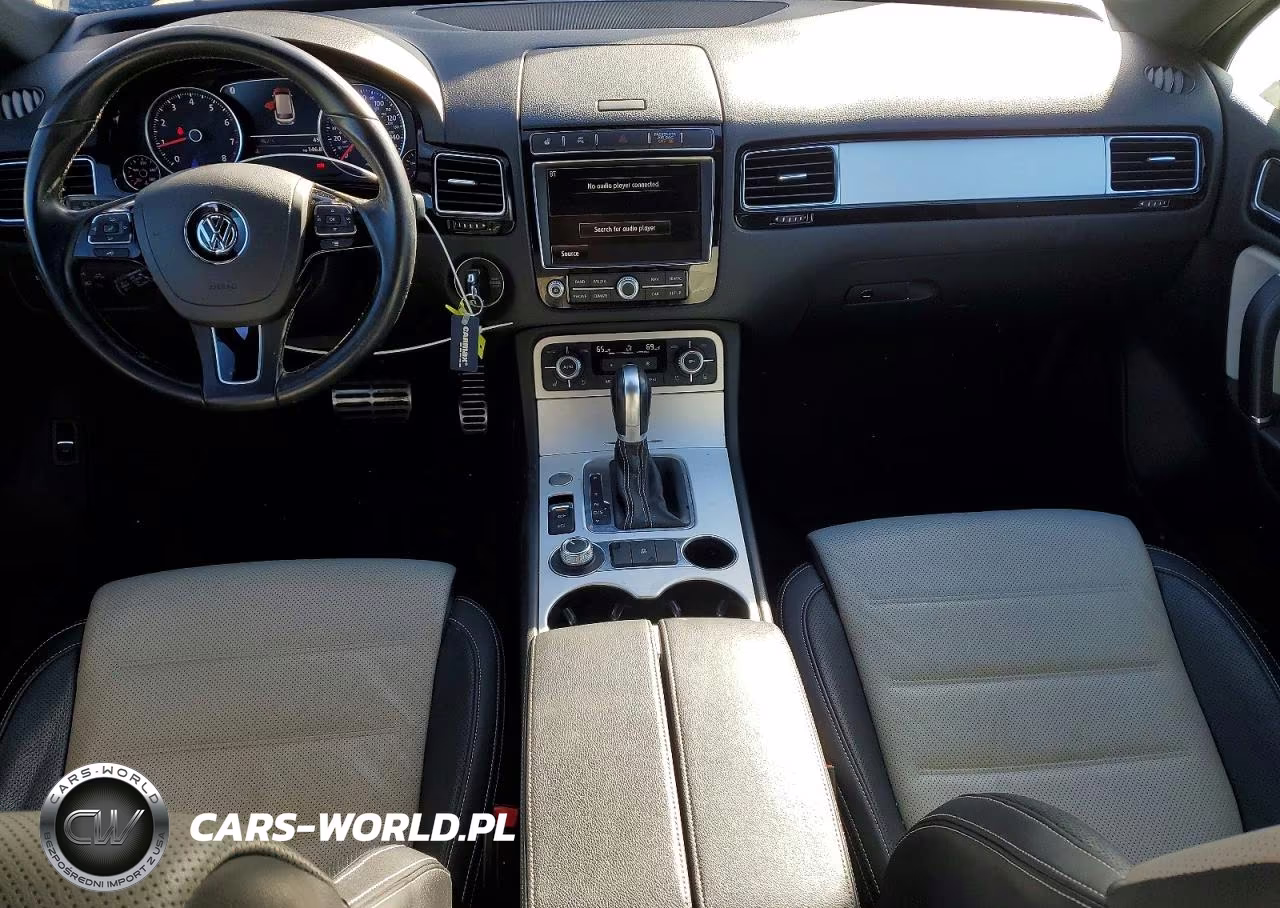 2017 Volkswagen Touareg VIN:WVGRF7BP9HD003651 - 8