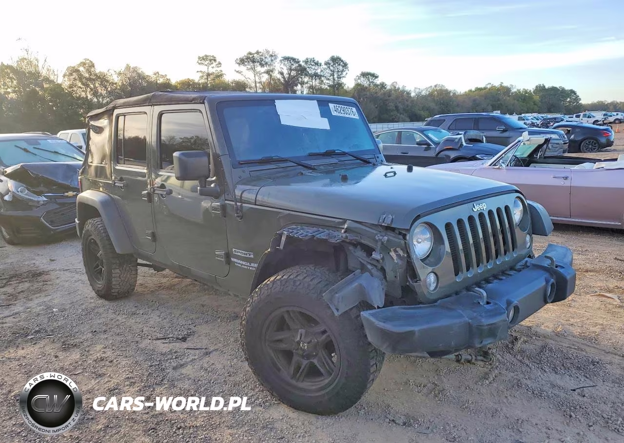 2015 Jeep Wrangler Unlimited Sport VIN:1C4BJWDG5FL666519 - 4