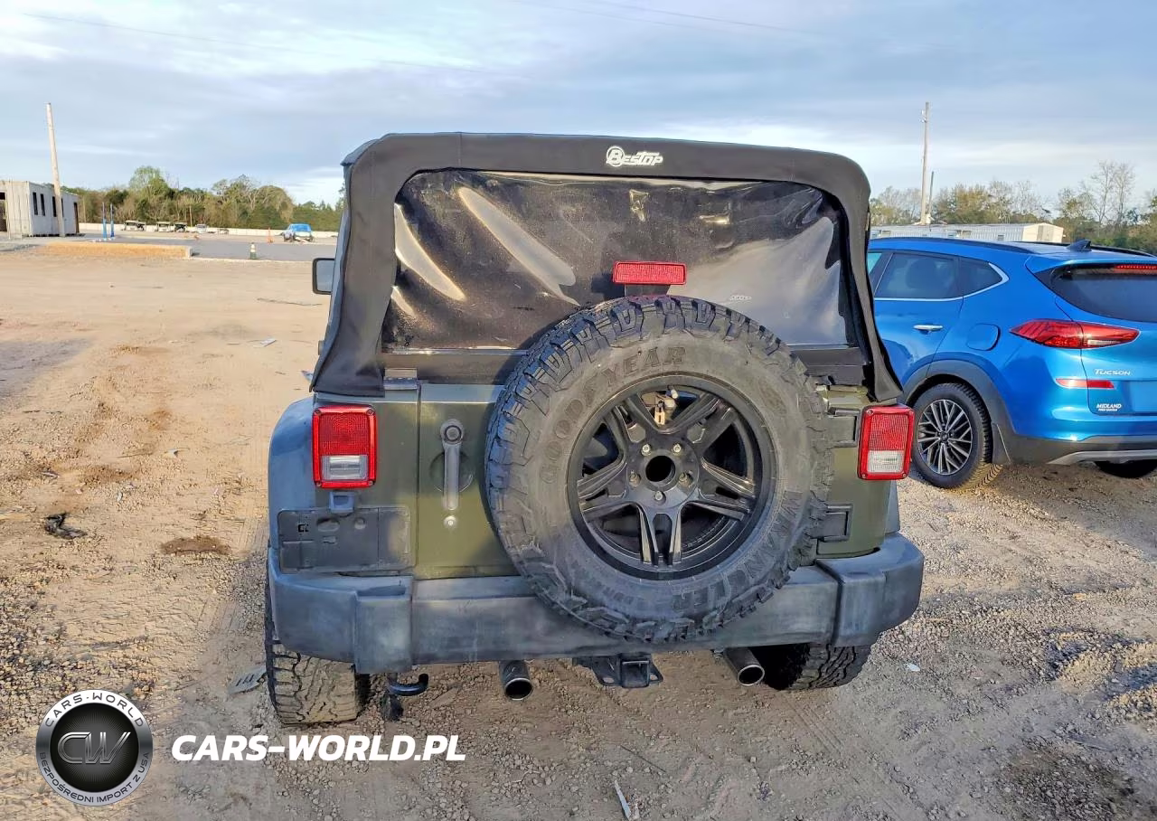 2015 Jeep Wrangler Unlimited Sport VIN:1C4BJWDG5FL666519 - 6
