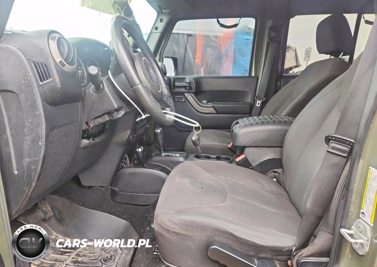 2015 Jeep Wrangler Unlimited Sport VIN:1C4BJWDG5FL666519 - 7