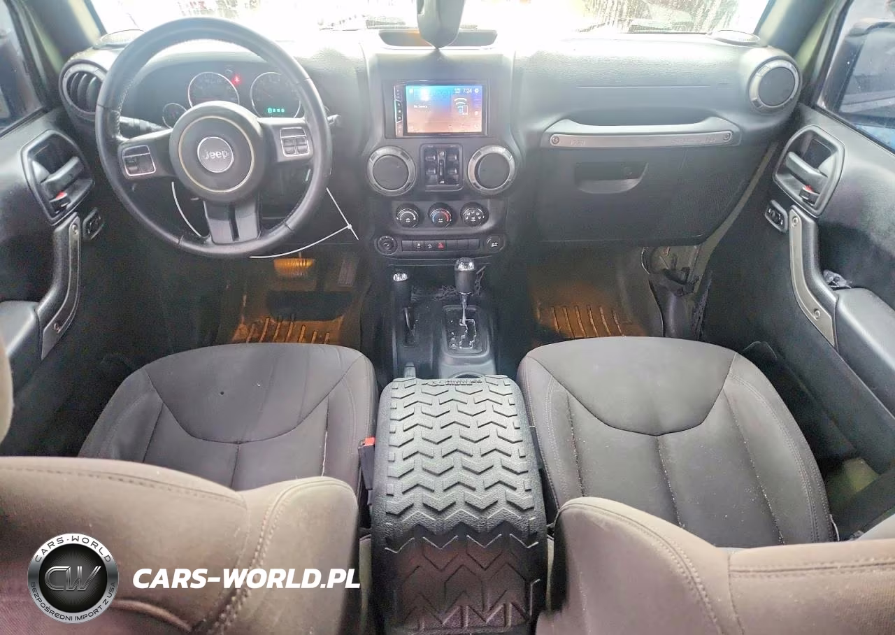 2015 Jeep Wrangler Unlimited Sport VIN:1C4BJWDG5FL666519 - 8