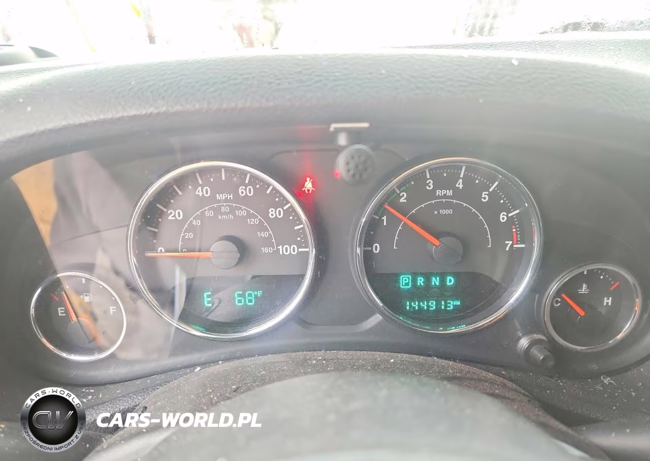 2015 Jeep Wrangler Unlimited Sport VIN:1C4BJWDG5FL666519 - 9
