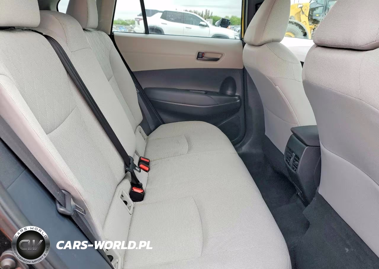 2022 Toyota Corolla Cross Le VIN:7MUBAAAG2NV003872 - 11