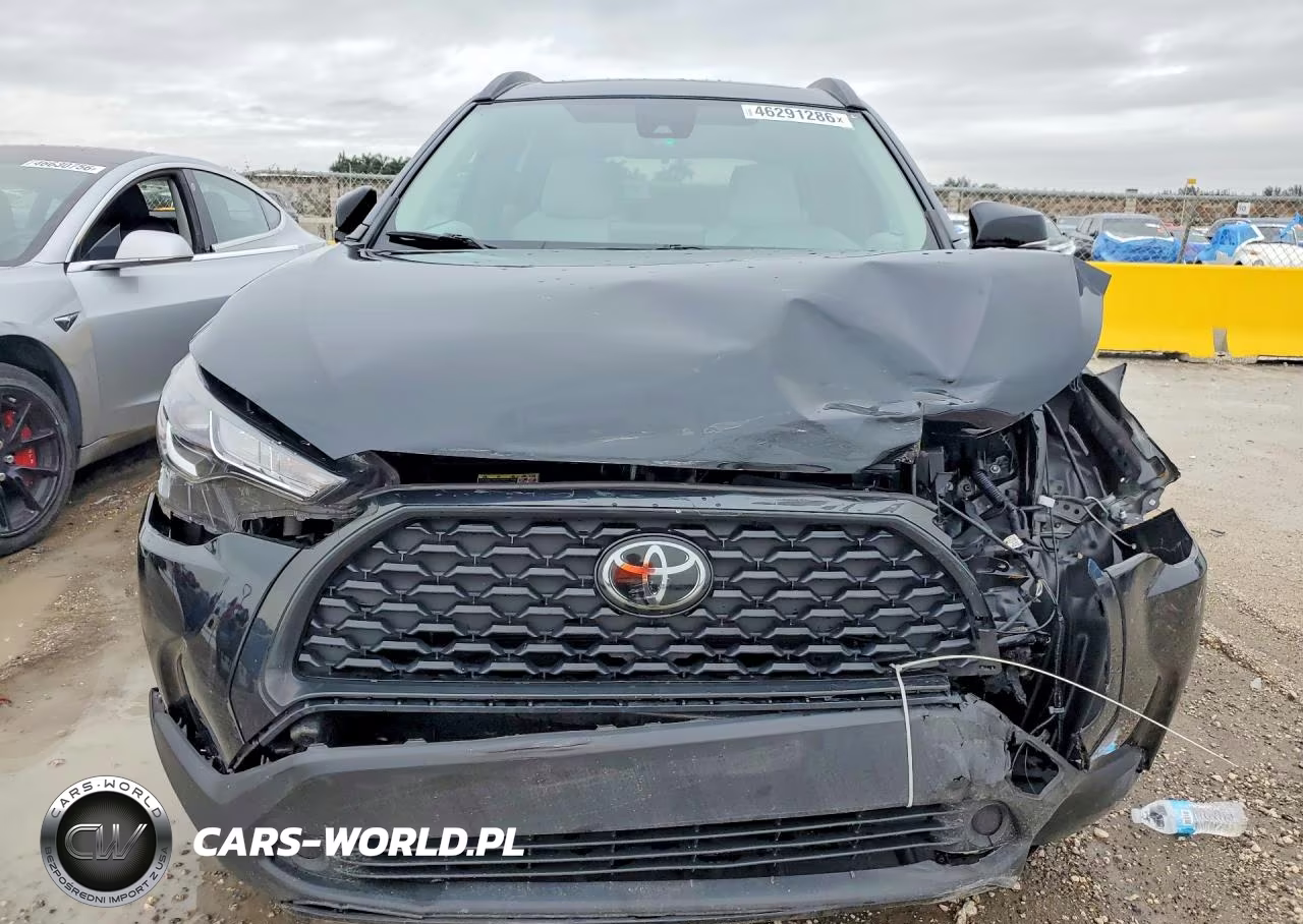 2022 Toyota Corolla Cross Le VIN:7MUBAAAG2NV003872 - 5