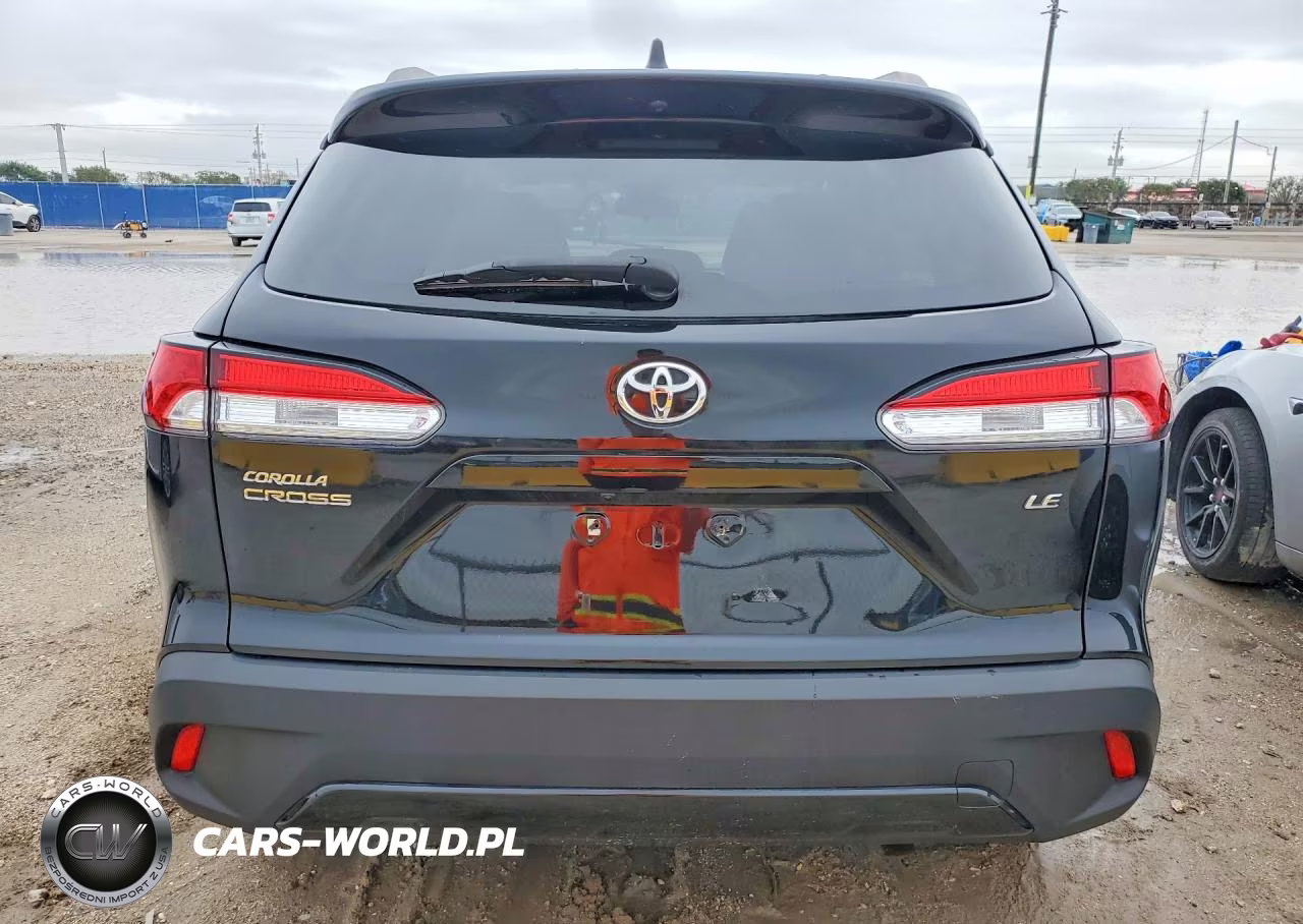 2022 Toyota Corolla Cross Le VIN:7MUBAAAG2NV003872 - 6