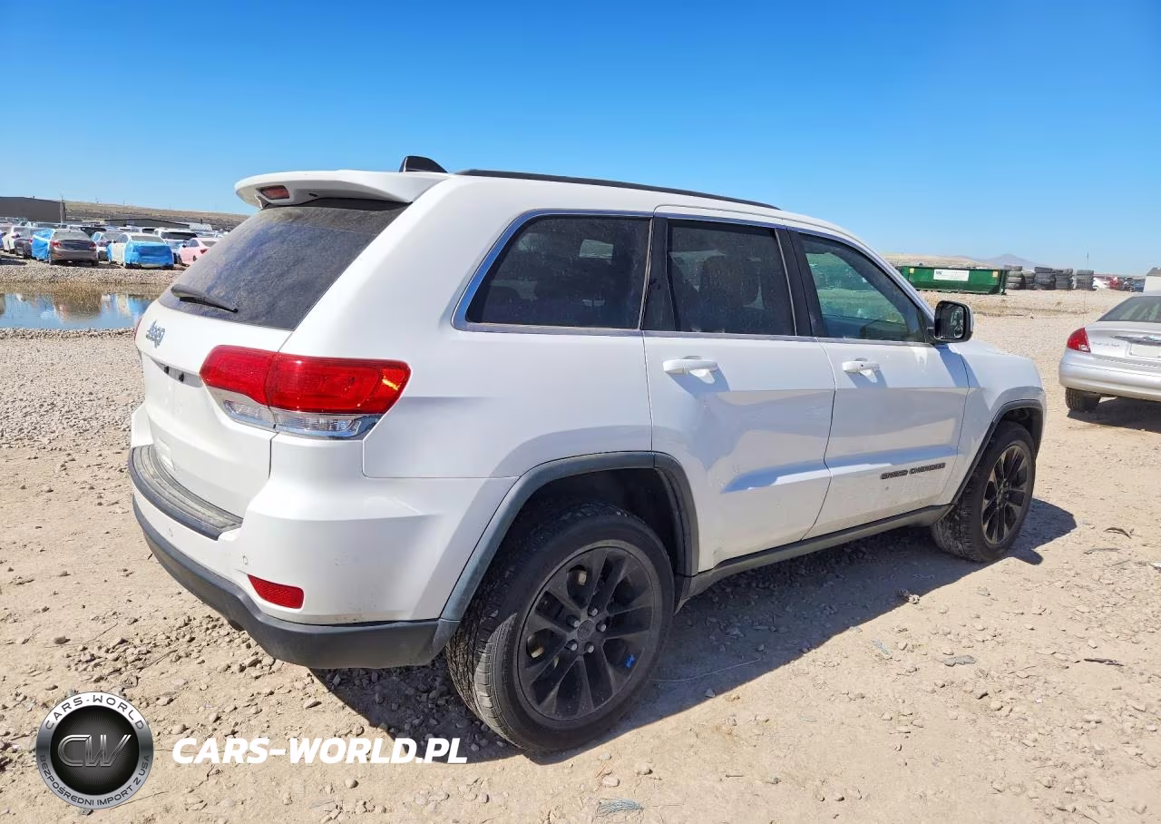 2017 Jeep Grand Cherokee Laredo VIN:1C4RJFAG3HC784350 - 3
