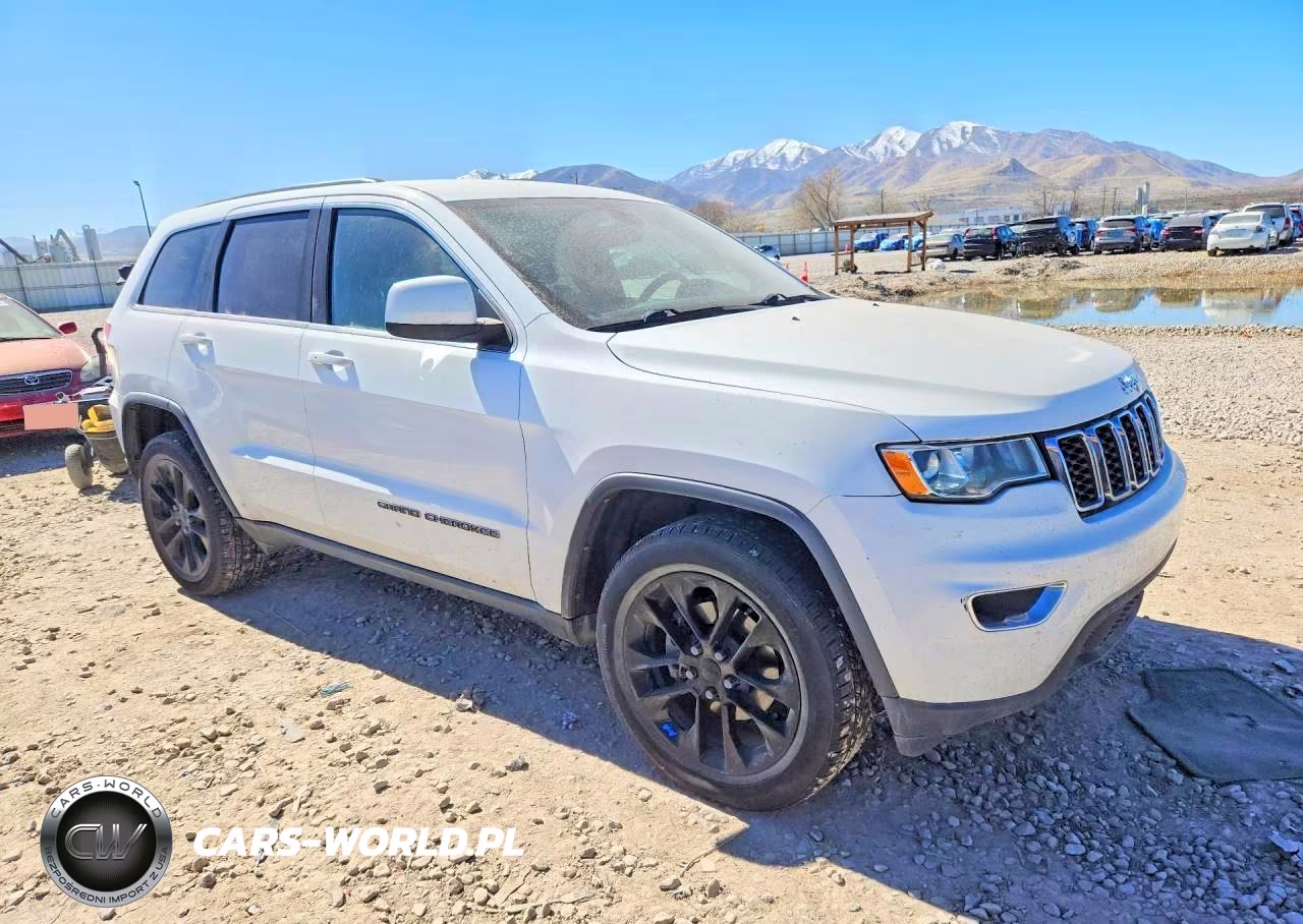 2017 Jeep Grand Cherokee Laredo VIN:1C4RJFAG3HC784350 - 4