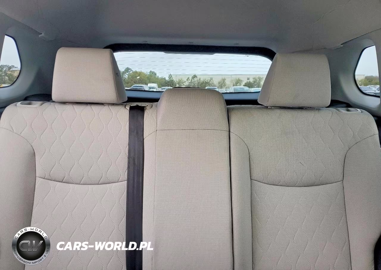2022 Toyota Corolla Cross L VIN:7MUAAAAG2NV033689 - 10