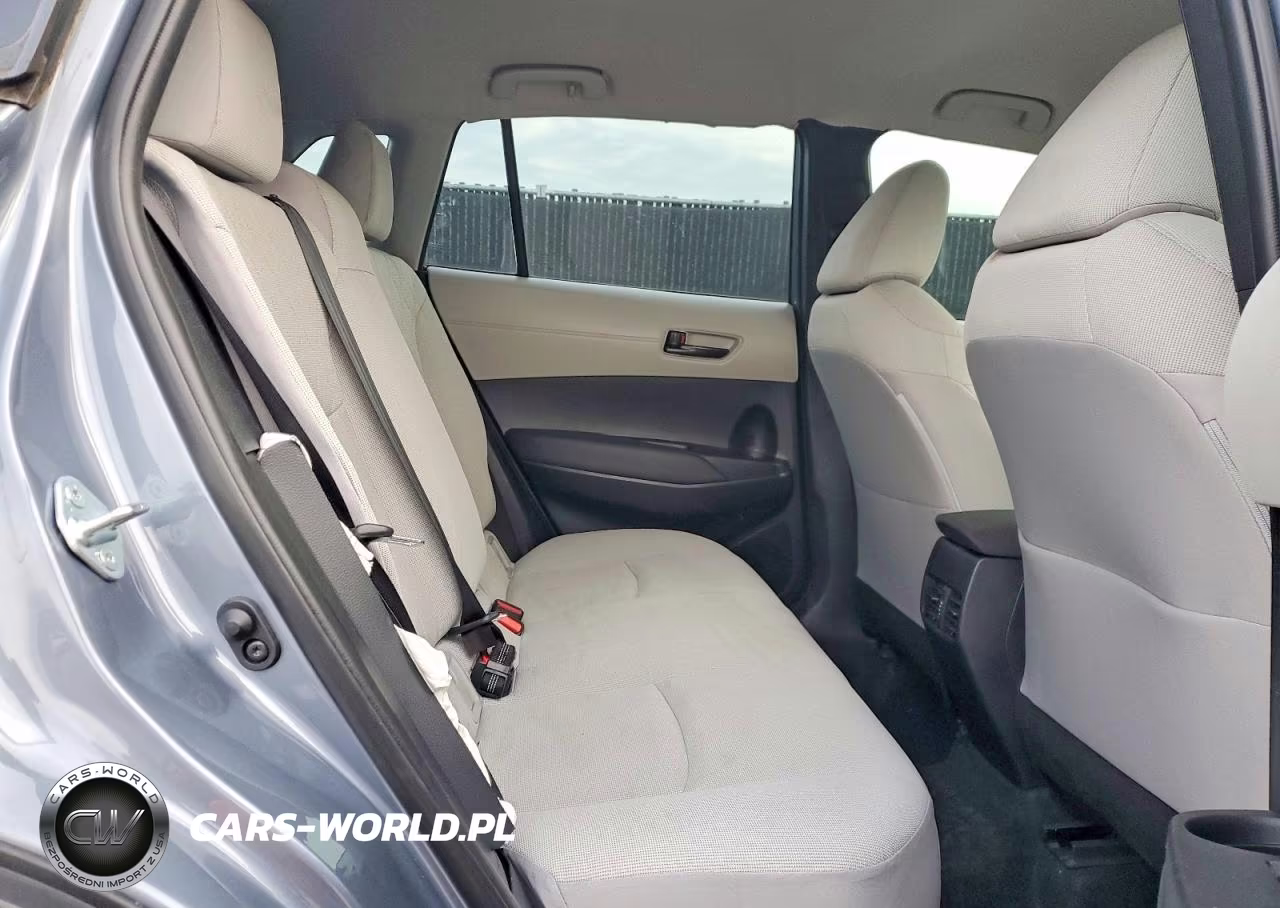 2022 Toyota Corolla Cross L VIN:7MUAAAAG2NV033689 - 11