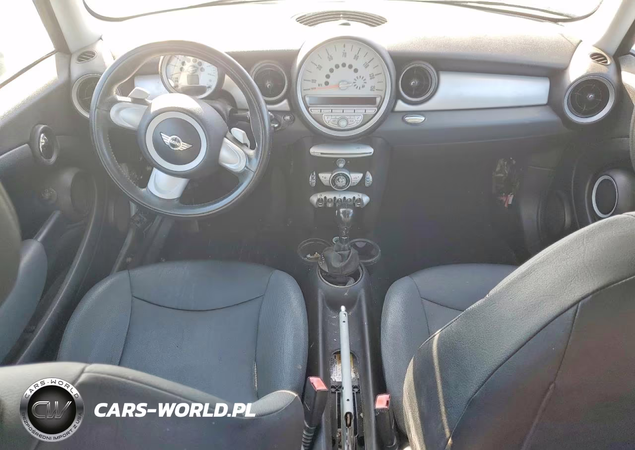 2008 Mini Cooper Clubman VIN:WMWML33588TN66271 - 8