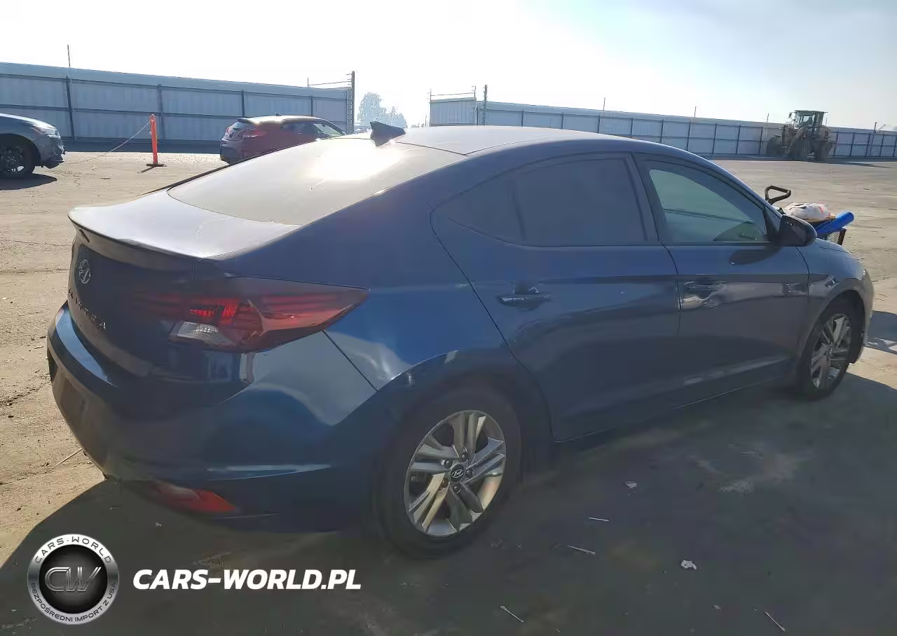 2019 Hyundai Elantra Sel VIN:5NPD84LFXKH435440 - 3