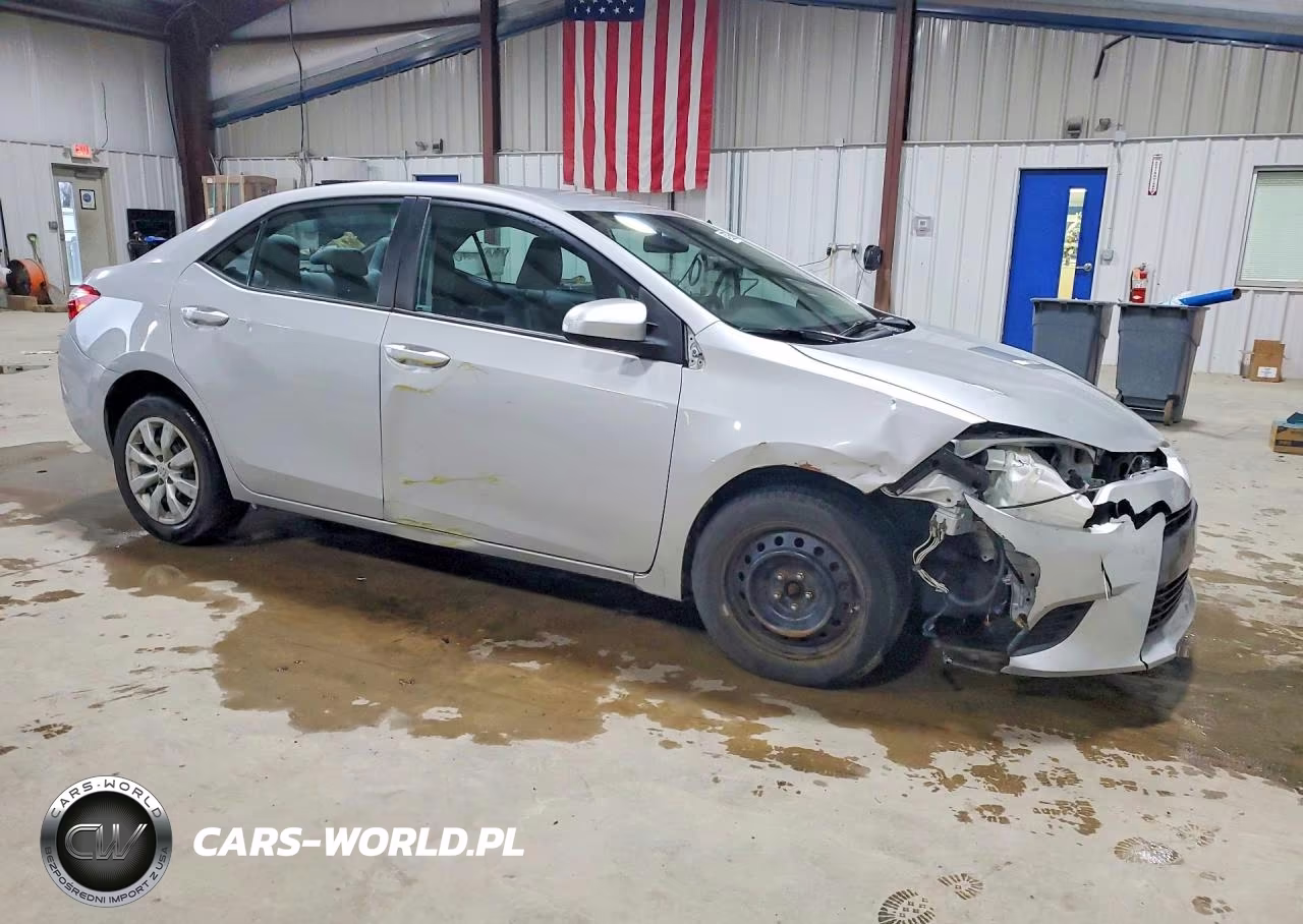 2015 Toyota Corolla Le VIN:2T1BURHE5FC467978 - 4