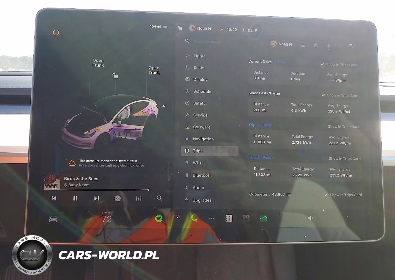 2023 Tesla Model 3 VIN:5YJ3E1EA0PF414784 - 9