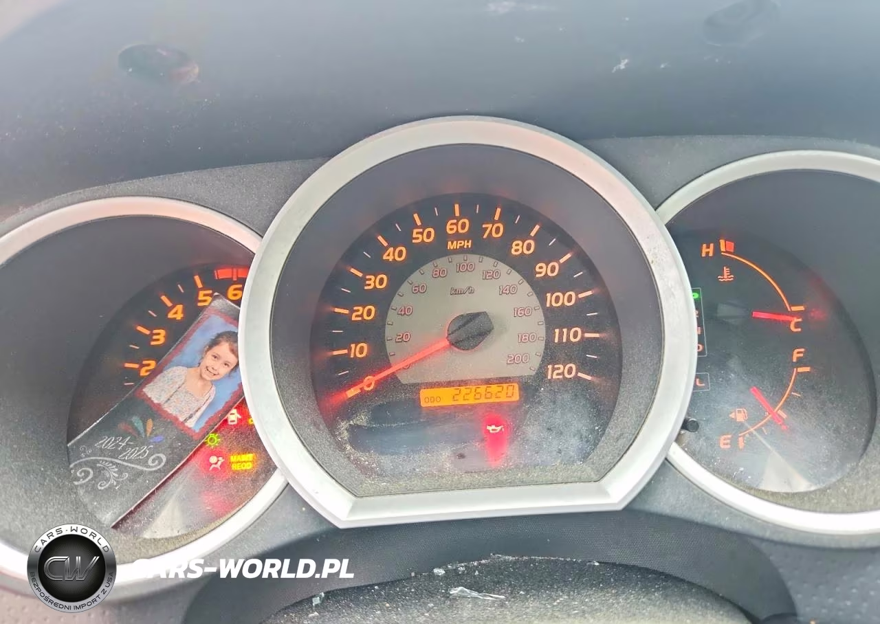 2010 Toyota Tacoma VIN:3TMJU4GNXAM100980 - 9