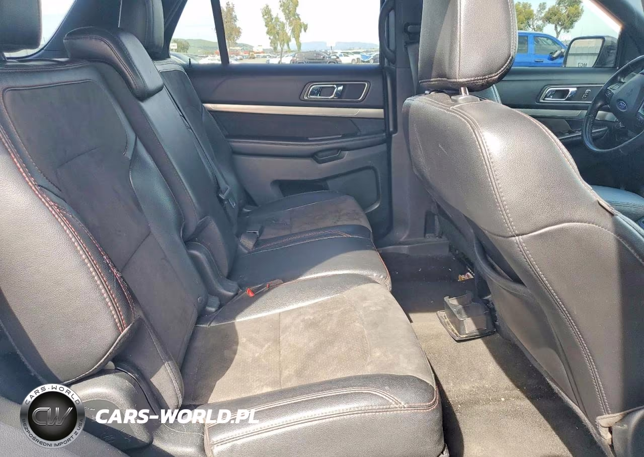 2018 Ford Explorer Xlt VIN:1FM5K8D83JGA19919 - 10