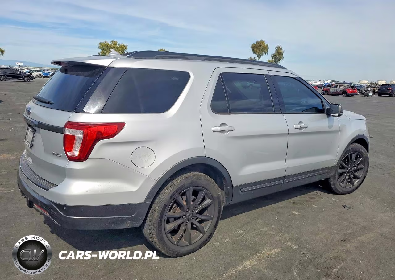 2018 Ford Explorer Xlt VIN:1FM5K8D83JGA19919 - 3