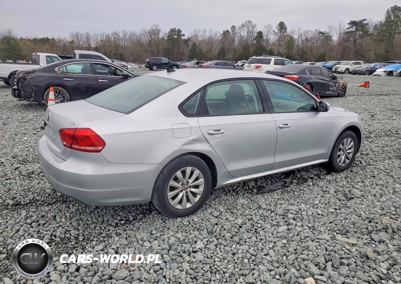 2014 Volkswagen Passat S VIN:1VWAT7A32EC070700 - 3