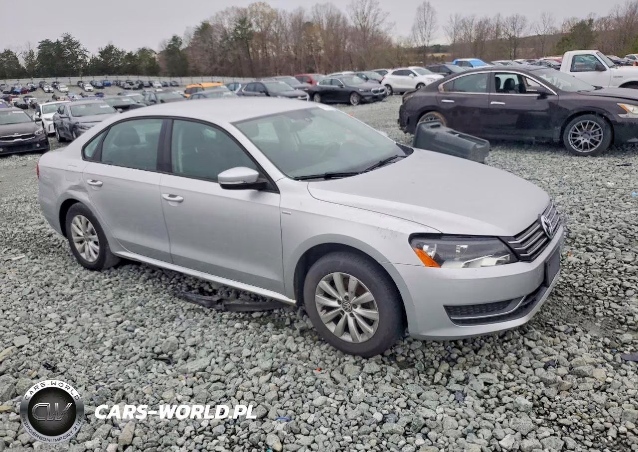2014 Volkswagen Passat S VIN:1VWAT7A32EC070700 - 4