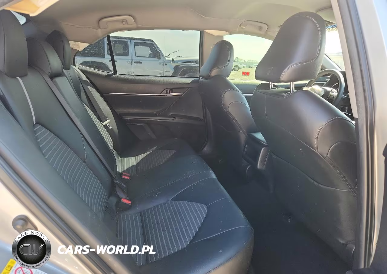 2018 Toyota Camry Se VIN:JTNB11HK3J3039369 - 10