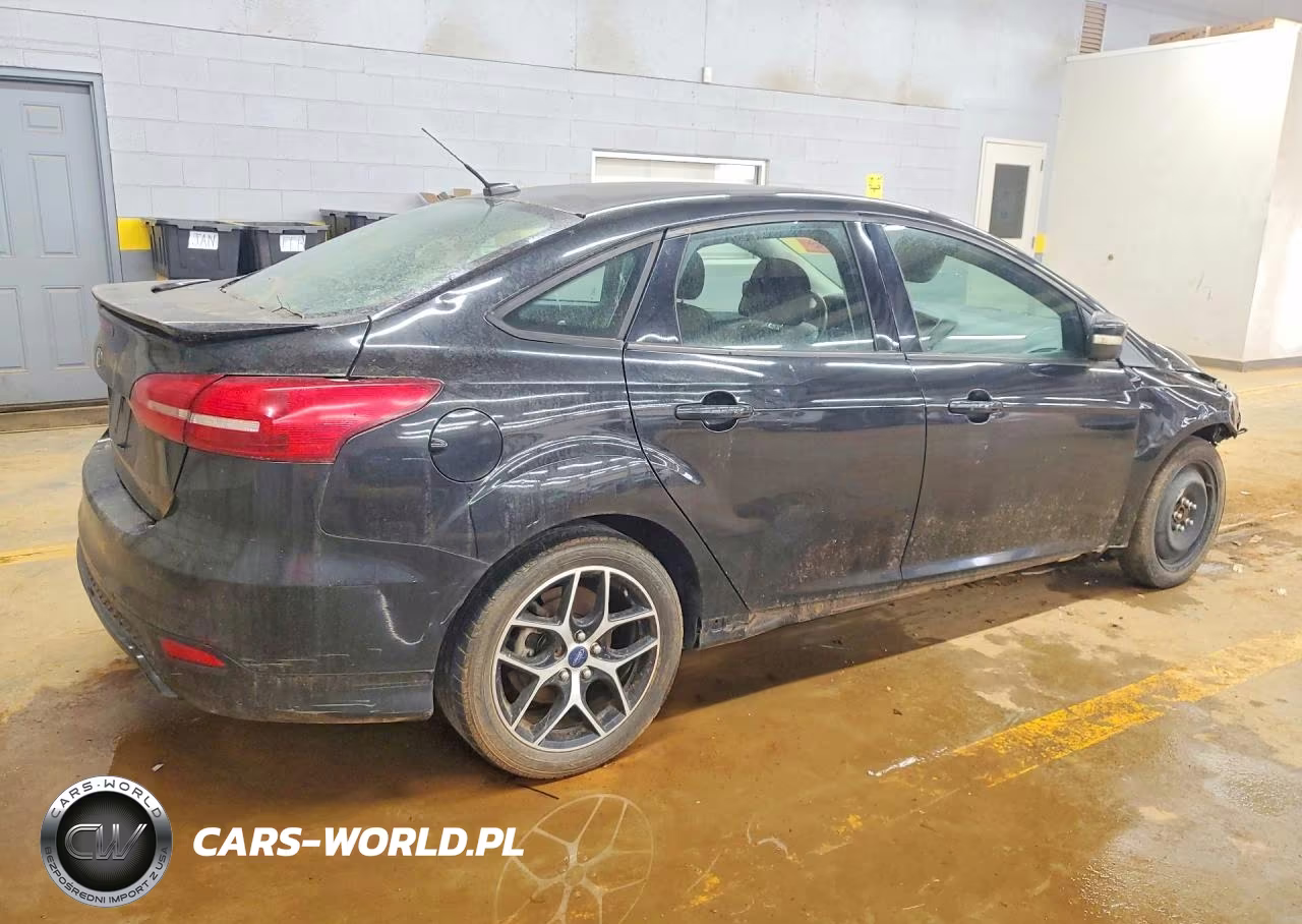 2015 Ford Focus Se VIN:1FADP3FE6FL304206 - 3