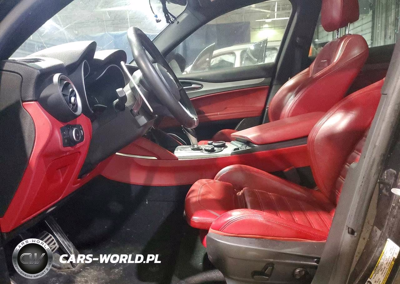 2019 Alfa Romeo Stelvio Ti VIN:ZASPAKBN3K7C41519 - 7