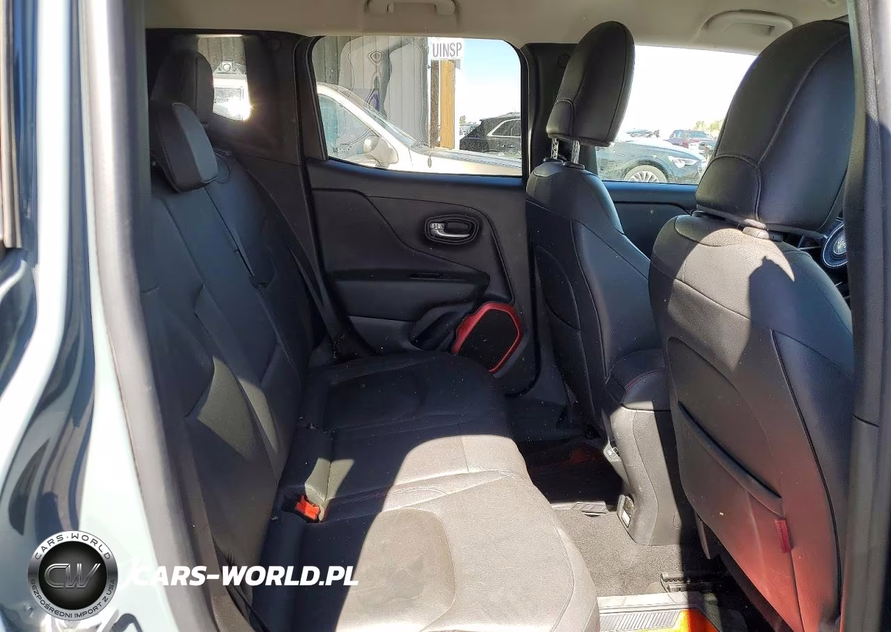 2018 Jeep Renegade Trailhawk VIN:ZACCJBCB7JPG81109 - 10