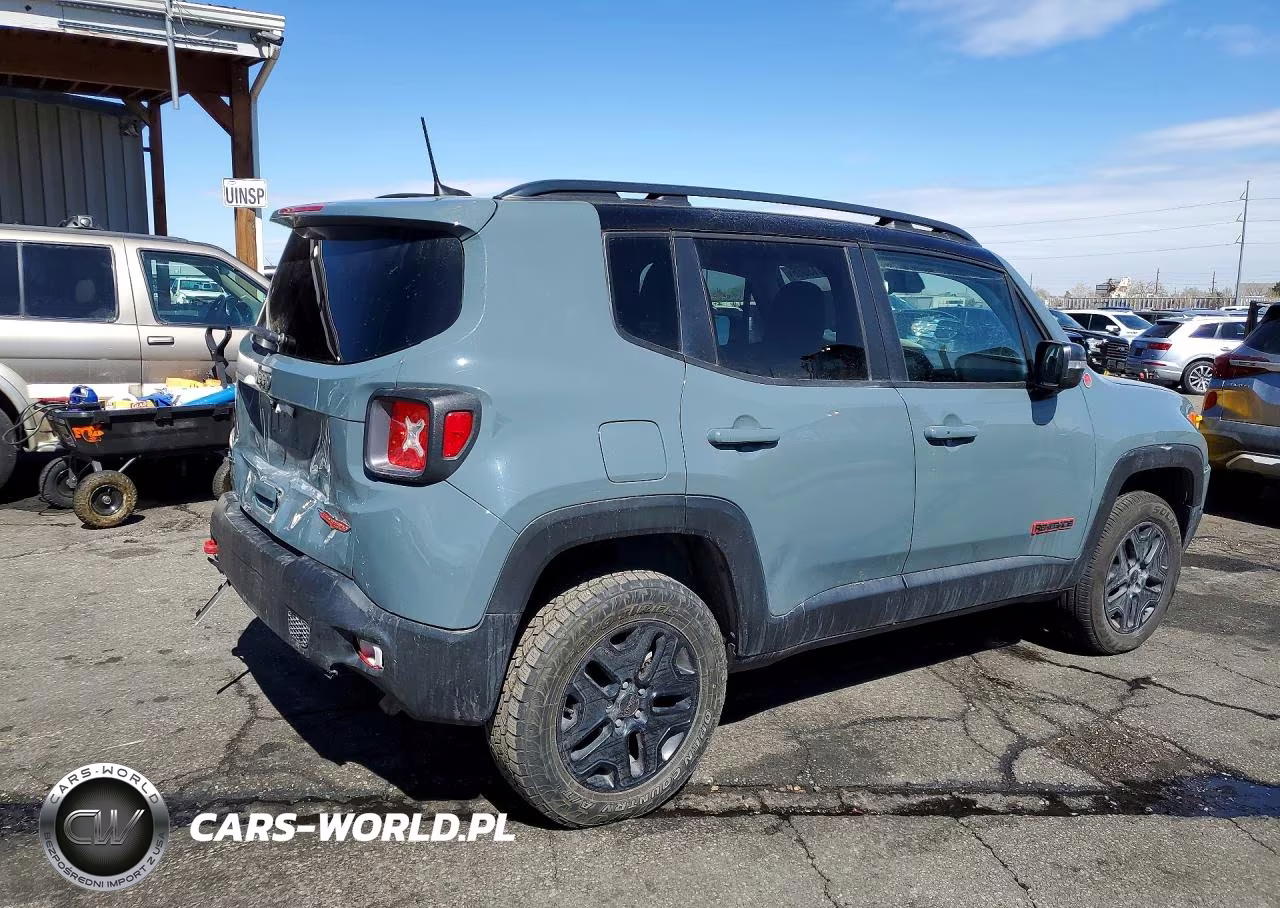 2018 Jeep Renegade Trailhawk VIN:ZACCJBCB7JPG81109 - 3