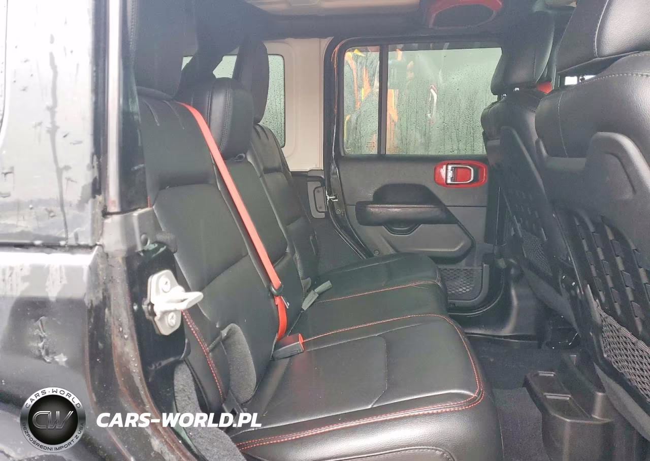 2020 Jeep Wrangler Unlimited Sahara VIN:1C4HJXFN9LW303288 - 11