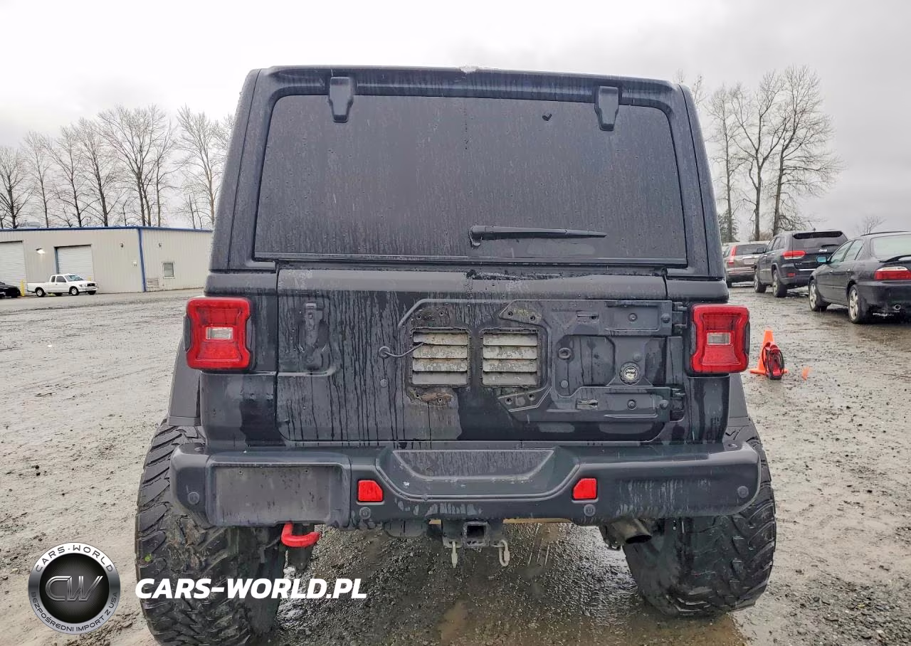 2020 Jeep Wrangler Unlimited Sahara VIN:1C4HJXFN9LW303288 - 6