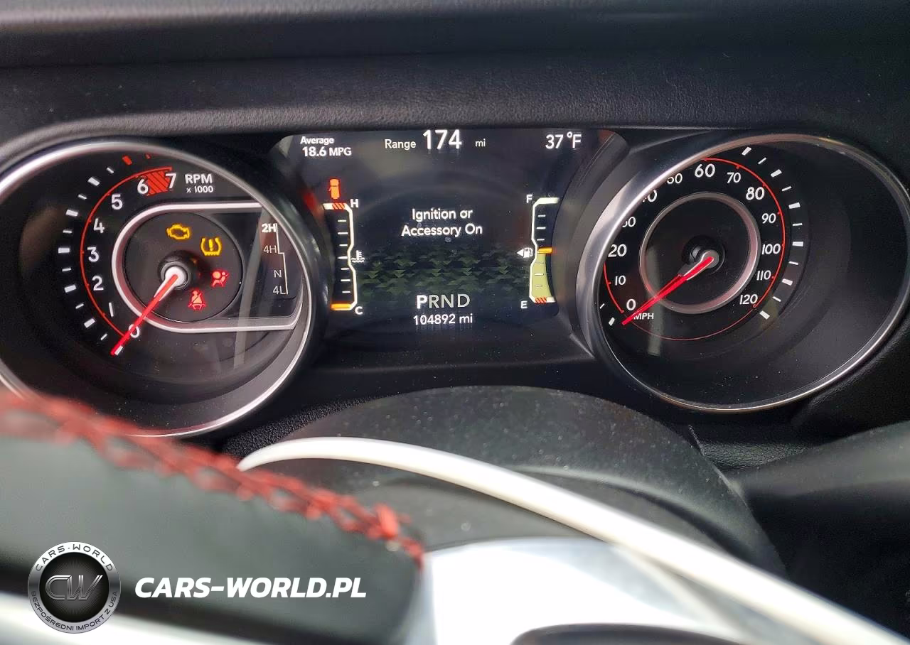 2020 Jeep Wrangler Unlimited Sahara VIN:1C4HJXFN9LW303288 - 9