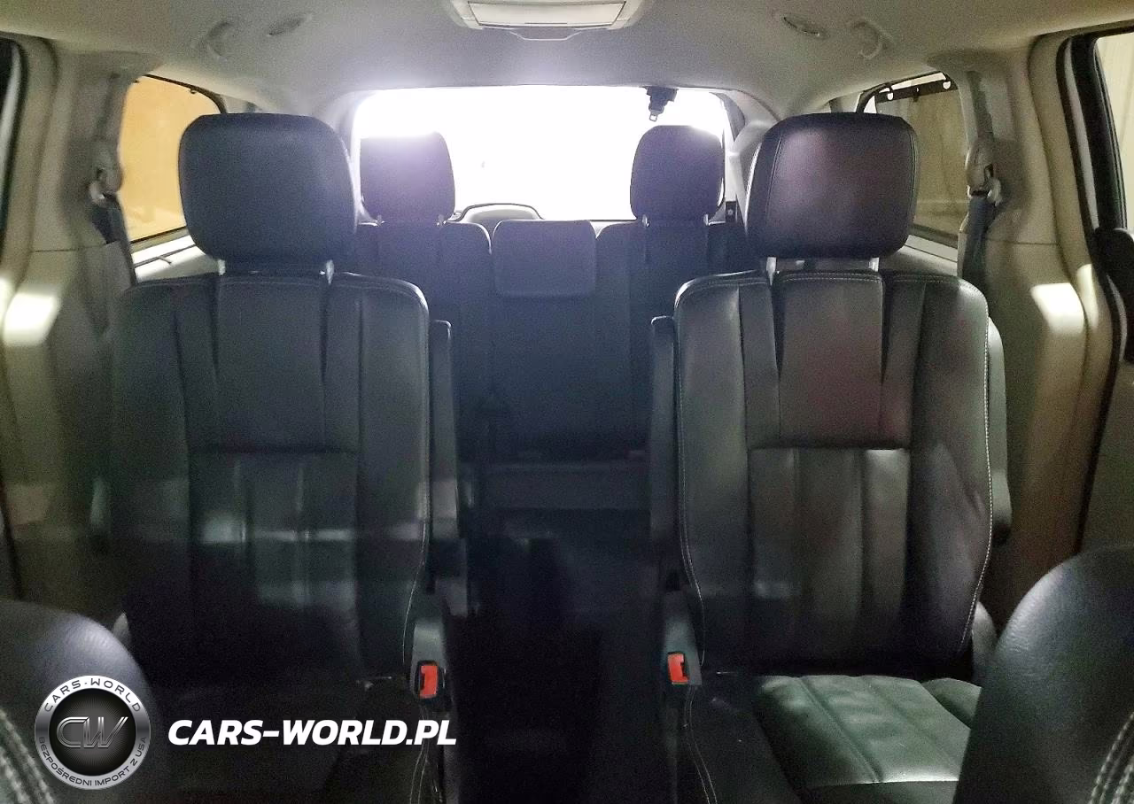 2015 Chrysler Town & Country Touring VIN:2C4RC1BG9FR665007 - 10