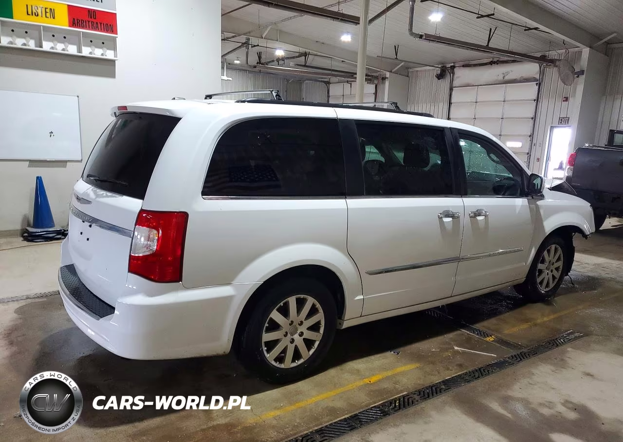 2015 Chrysler Town & Country Touring VIN:2C4RC1BG9FR665007 - 3