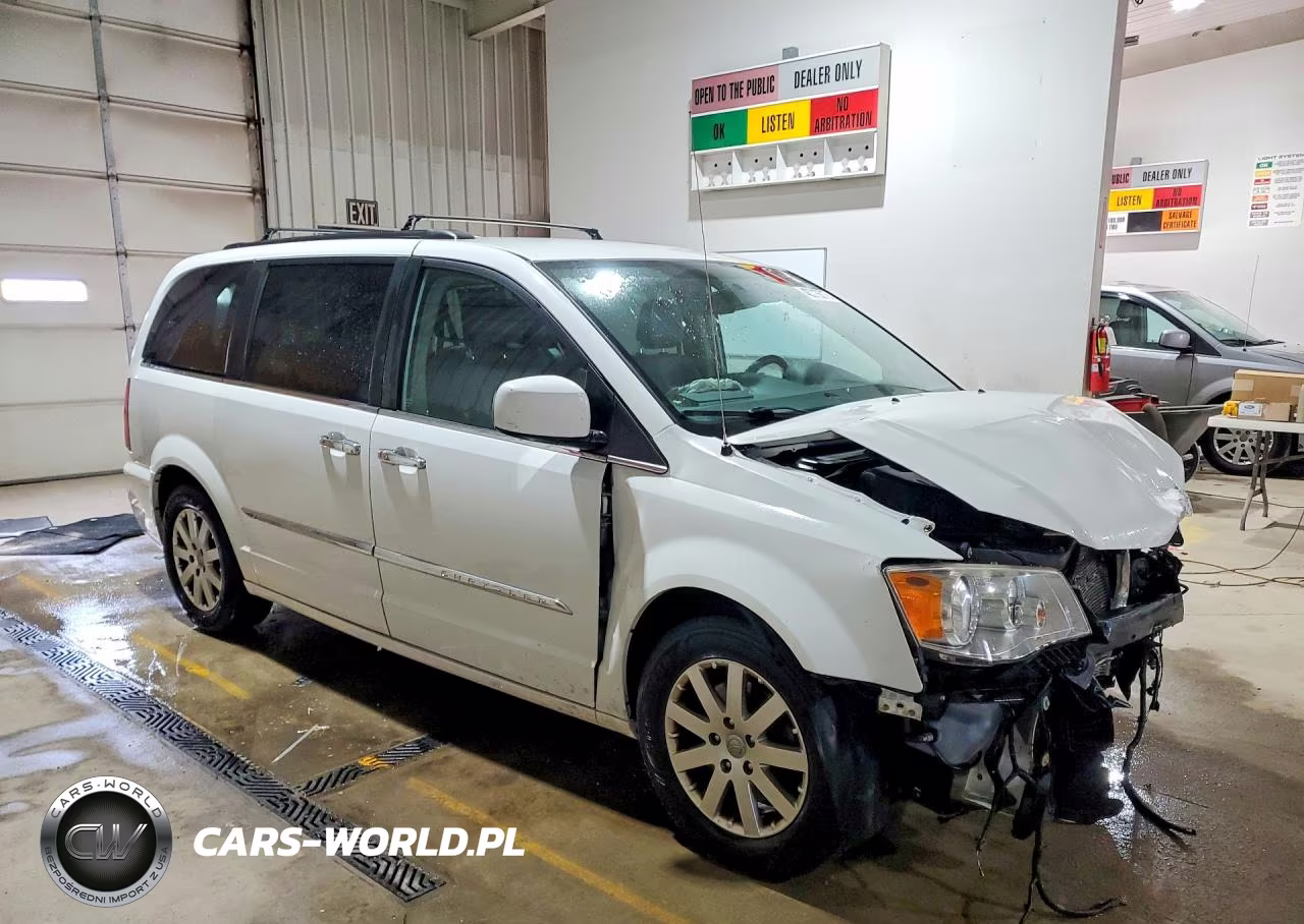 2015 Chrysler Town & Country Touring VIN:2C4RC1BG9FR665007 - 4