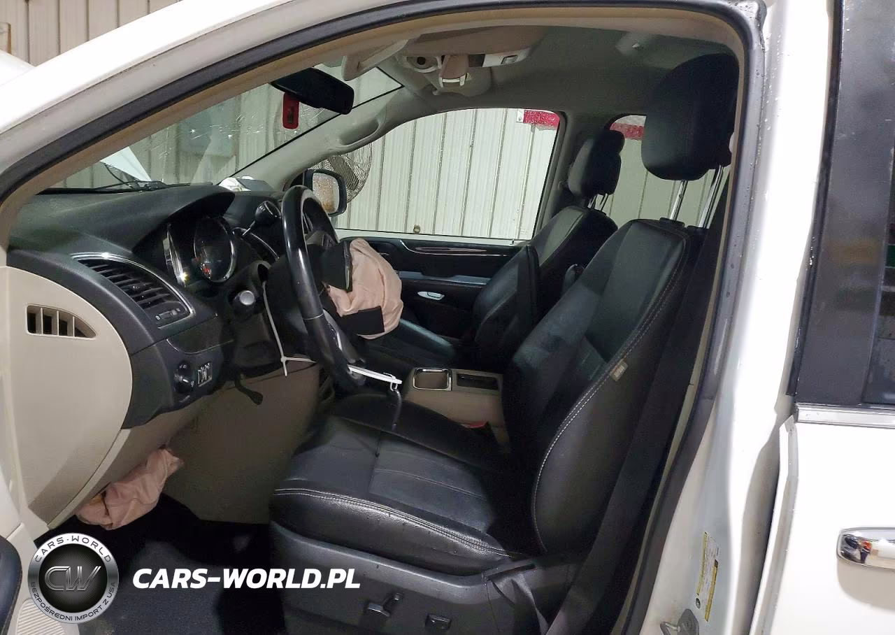 2015 Chrysler Town & Country Touring VIN:2C4RC1BG9FR665007 - 7