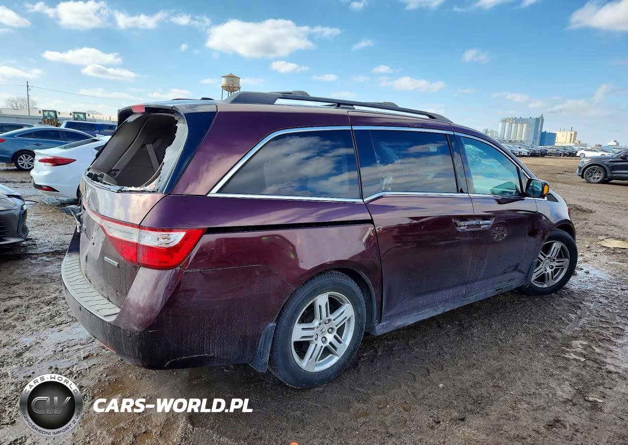 2012 Honda Odyssey Touring VIN:5FNRL5H99CB133568 - 3