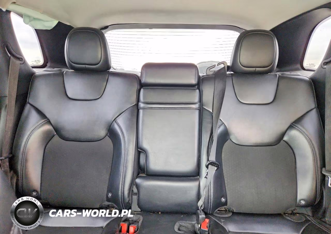 2019 Jeep Cherokee Latitude Plus VIN:1C4PJLLB5KD110855 - 10
