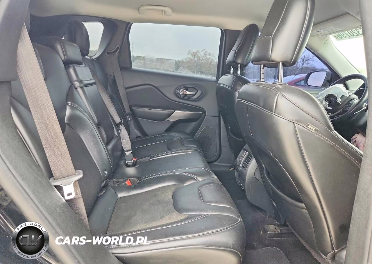 2019 Jeep Cherokee Latitude Plus VIN:1C4PJLLB5KD110855 - 11