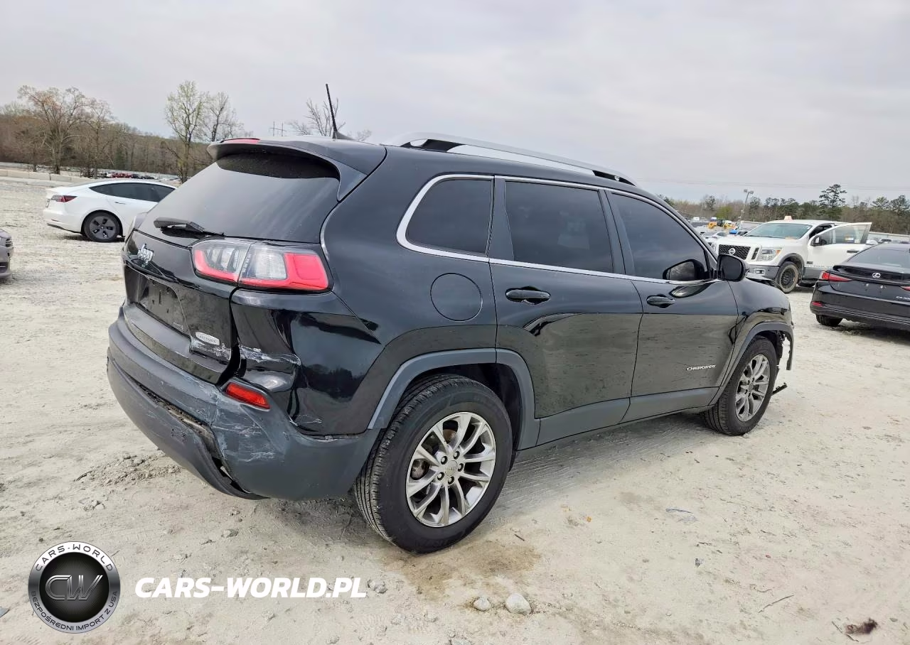 2019 Jeep Cherokee Latitude Plus VIN:1C4PJLLB5KD110855 - 3