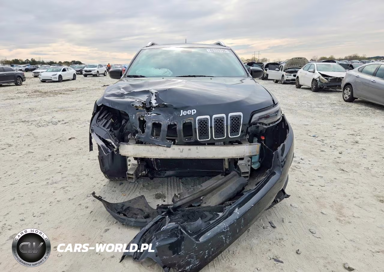 2019 Jeep Cherokee Latitude Plus VIN:1C4PJLLB5KD110855 - 5