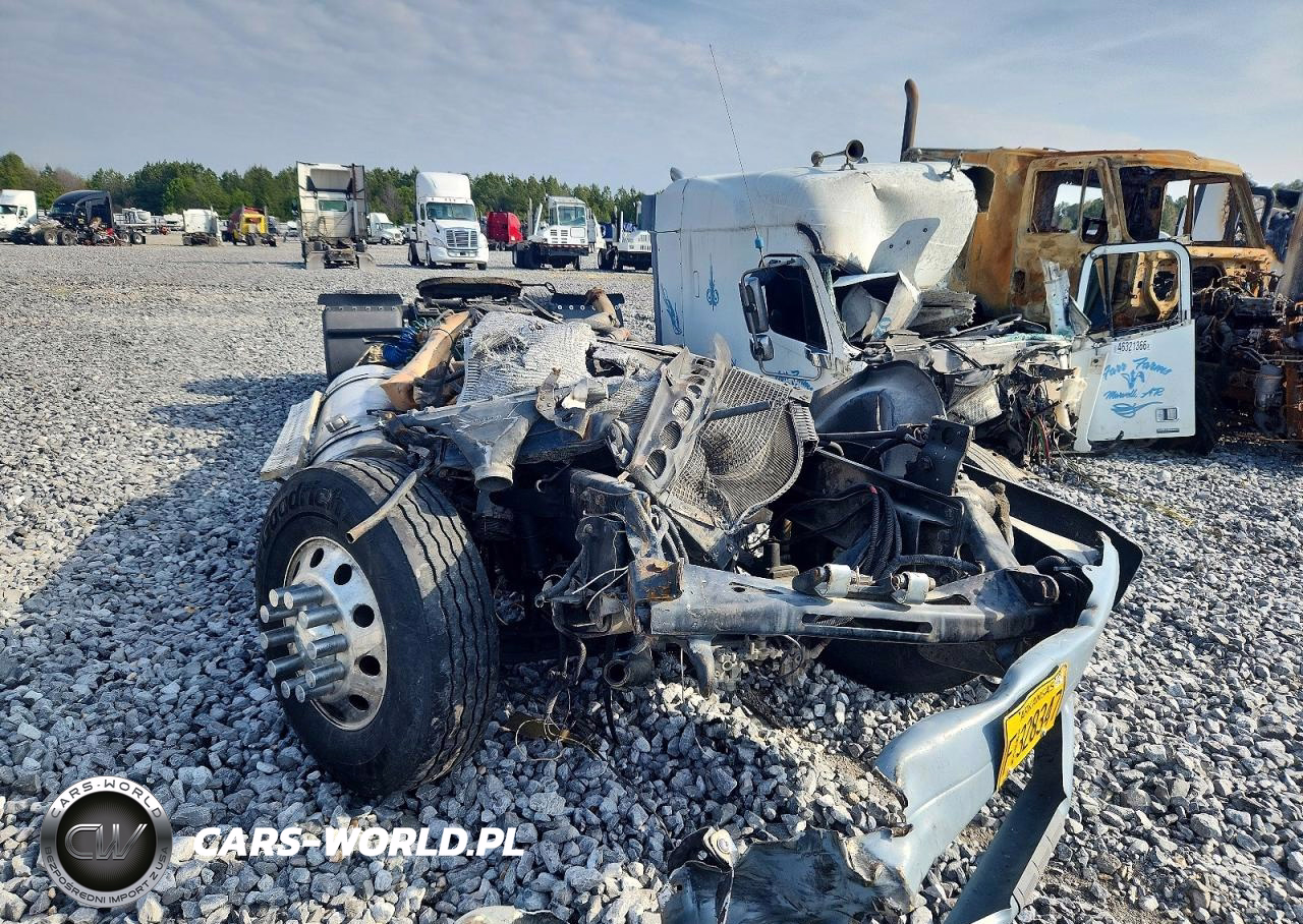 2005 Freightliner Columbia 120 Semi Truck
