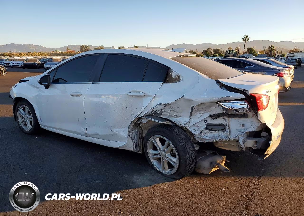 2018 Chevrolet Cruze Lt VIN:1G1BE5SM9J7192253 - 2