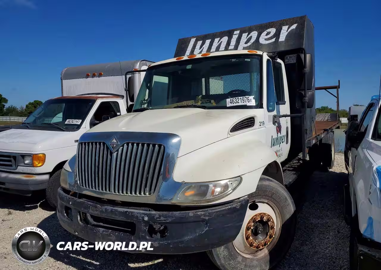 2007 International 4300 Flatbed Truck