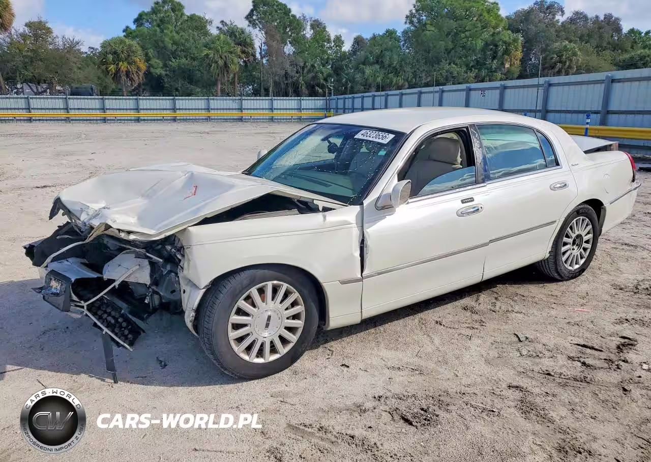 2003 Lincoln Town Car Executive