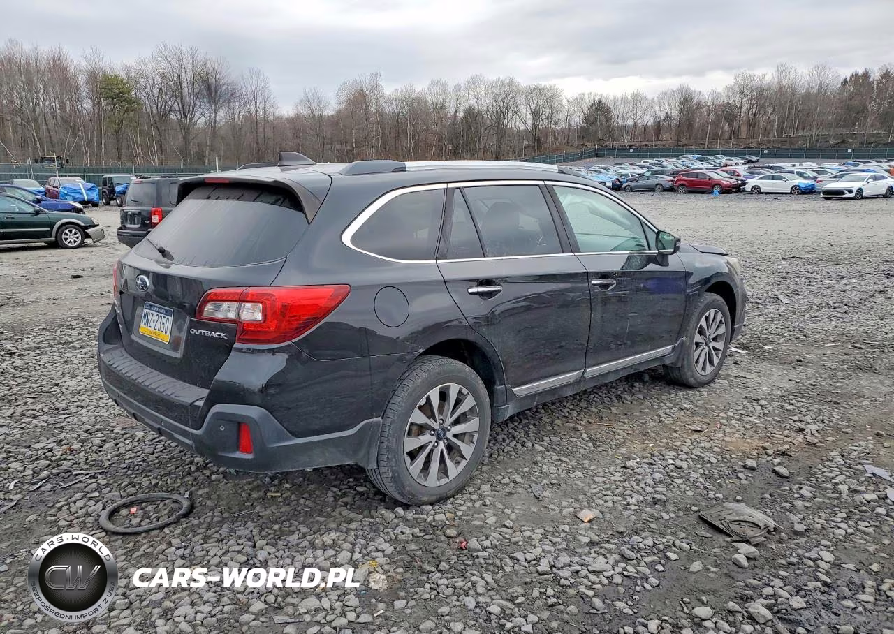 2018 Subaru Outback Touring VIN:4S4BSATC3J3246874 - 3