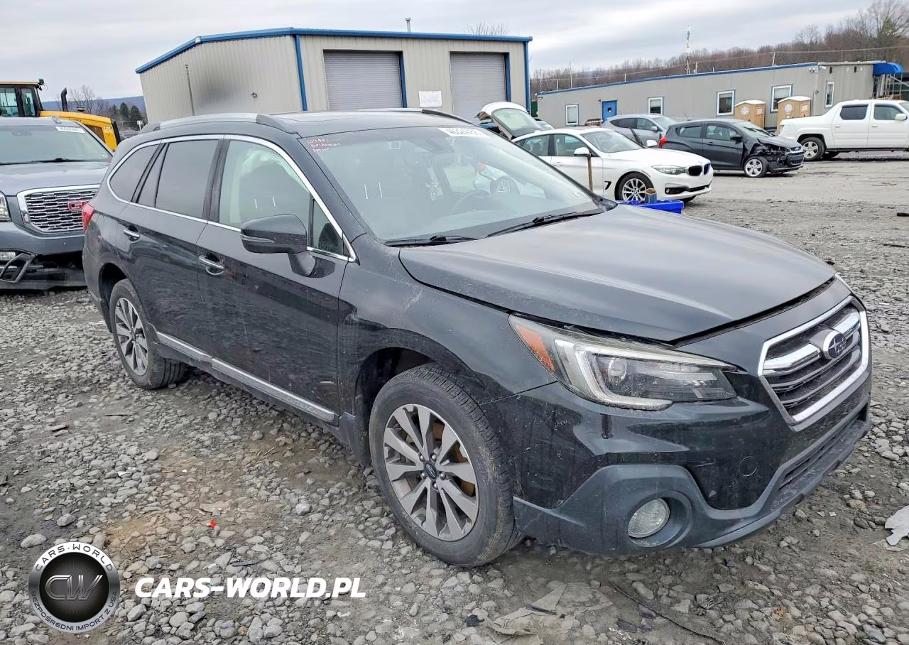 2018 Subaru Outback Touring VIN:4S4BSATC3J3246874 - 4